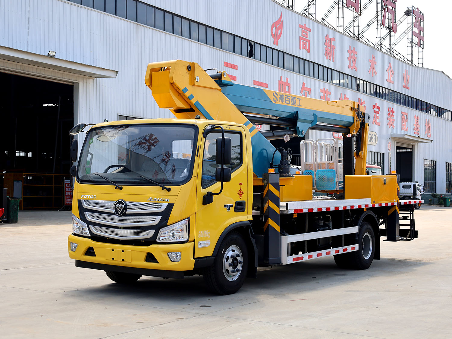 福田欧马可28米黄牌高空作业车