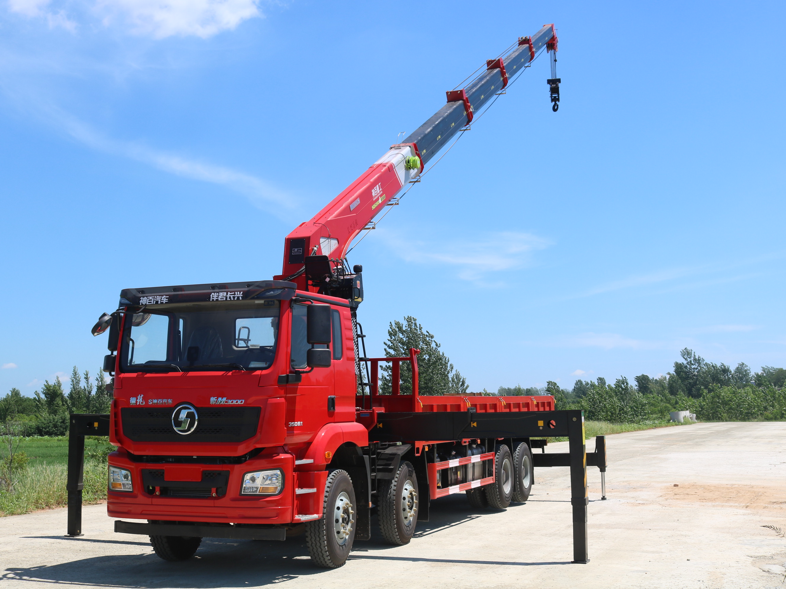 陕汽德龙新M3000上装神百重工14吨5节直臂吊机